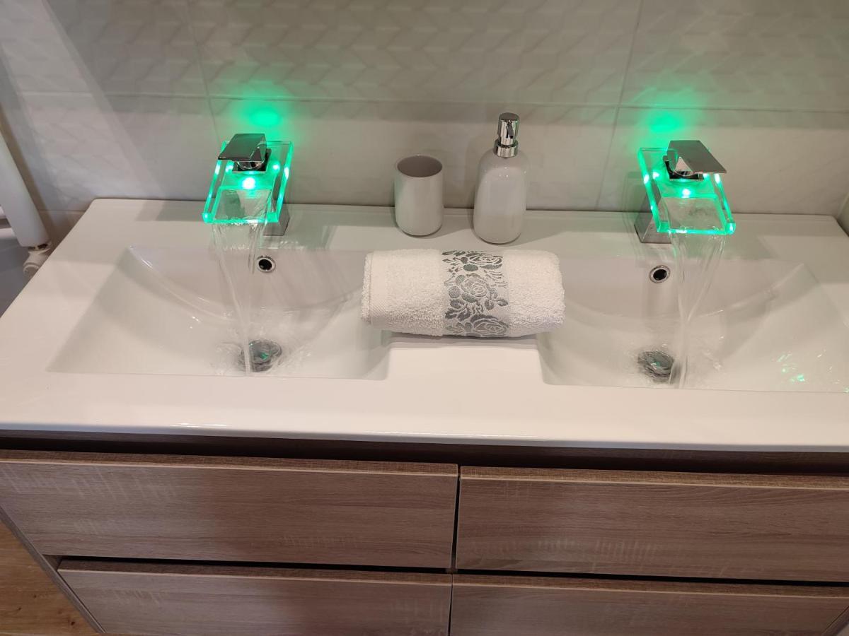 Gamma Apartmanok és Jakuzzi Miskolc Extérieur photo
